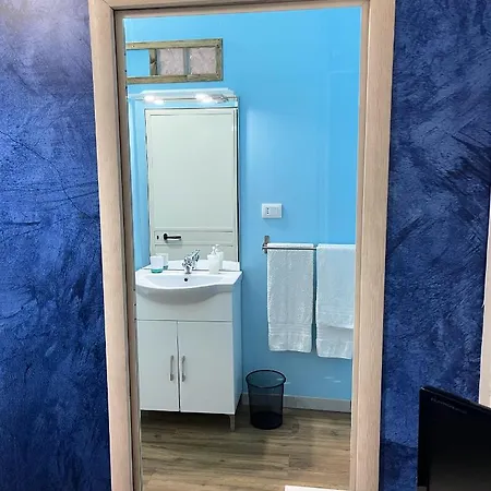 Acqua Azzurra 住宿加早餐酒店 卡斯特拉玛雷帝斯达比亚