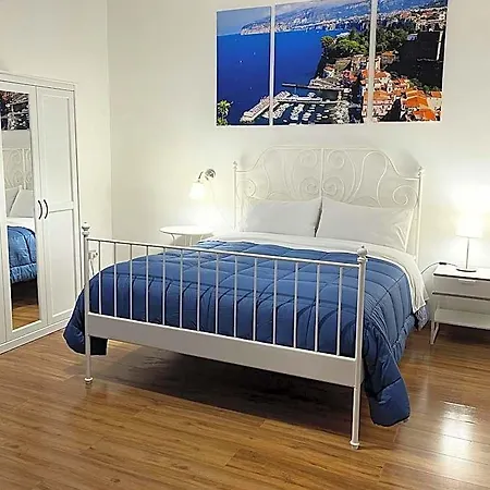 Acqua Azzurra 3* 卡斯特拉玛雷帝斯达比亚